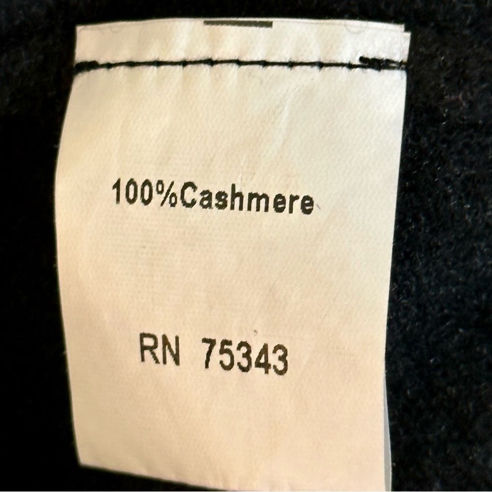 🌟 100% Italian Cashmere Sweater Black V Neck Pullover Small - Picture 4 of 4